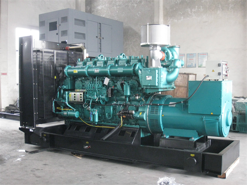潞城200KW 柴油发电机的油耗是多少?